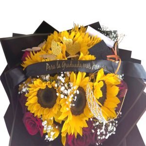 Ramo de girasoles y rosas